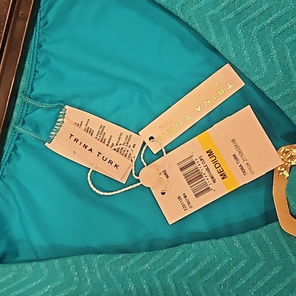 💕TRINA TURK Empire Plunge V-Neck Long-Sleeve Paddle Suit Metro Rose Medium NWT - Picture 10 of 13